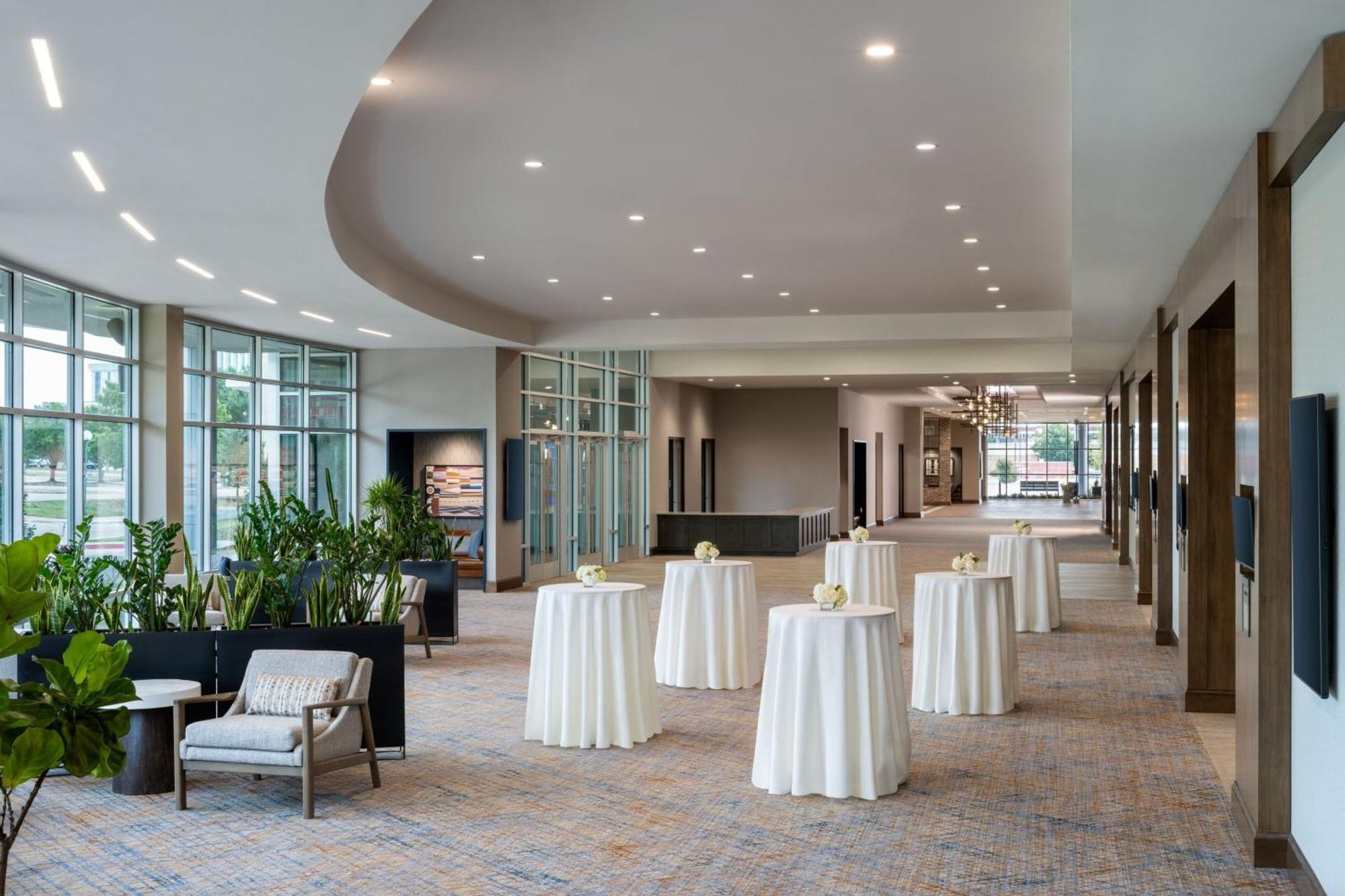 Hotel Delta By Marriott Convention Center Wichita Falls